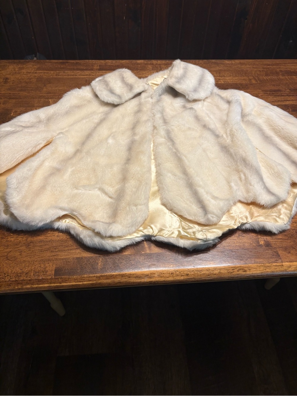 VINTAGE Fur Short Cape
